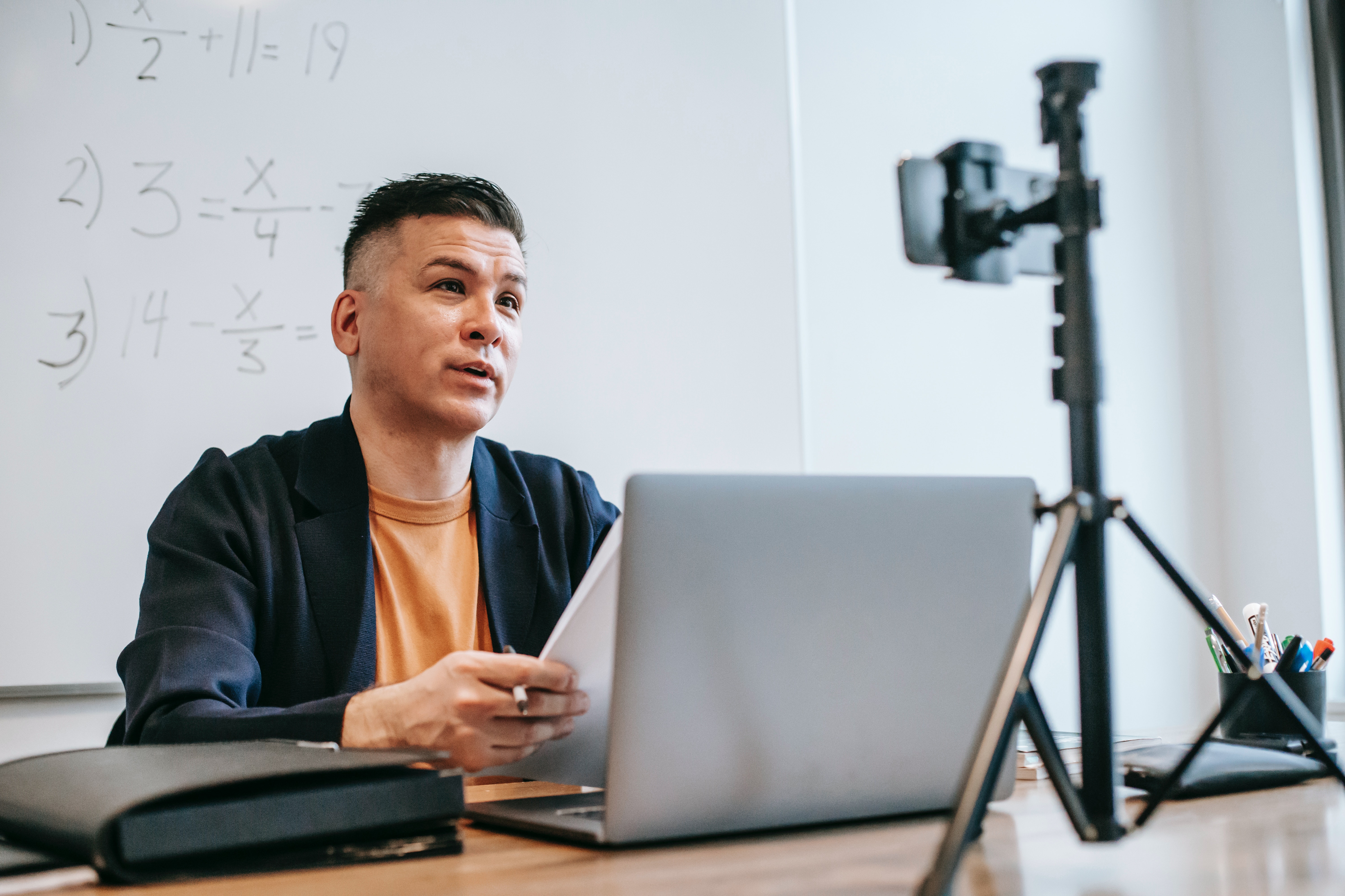 Online educator teaching an online class